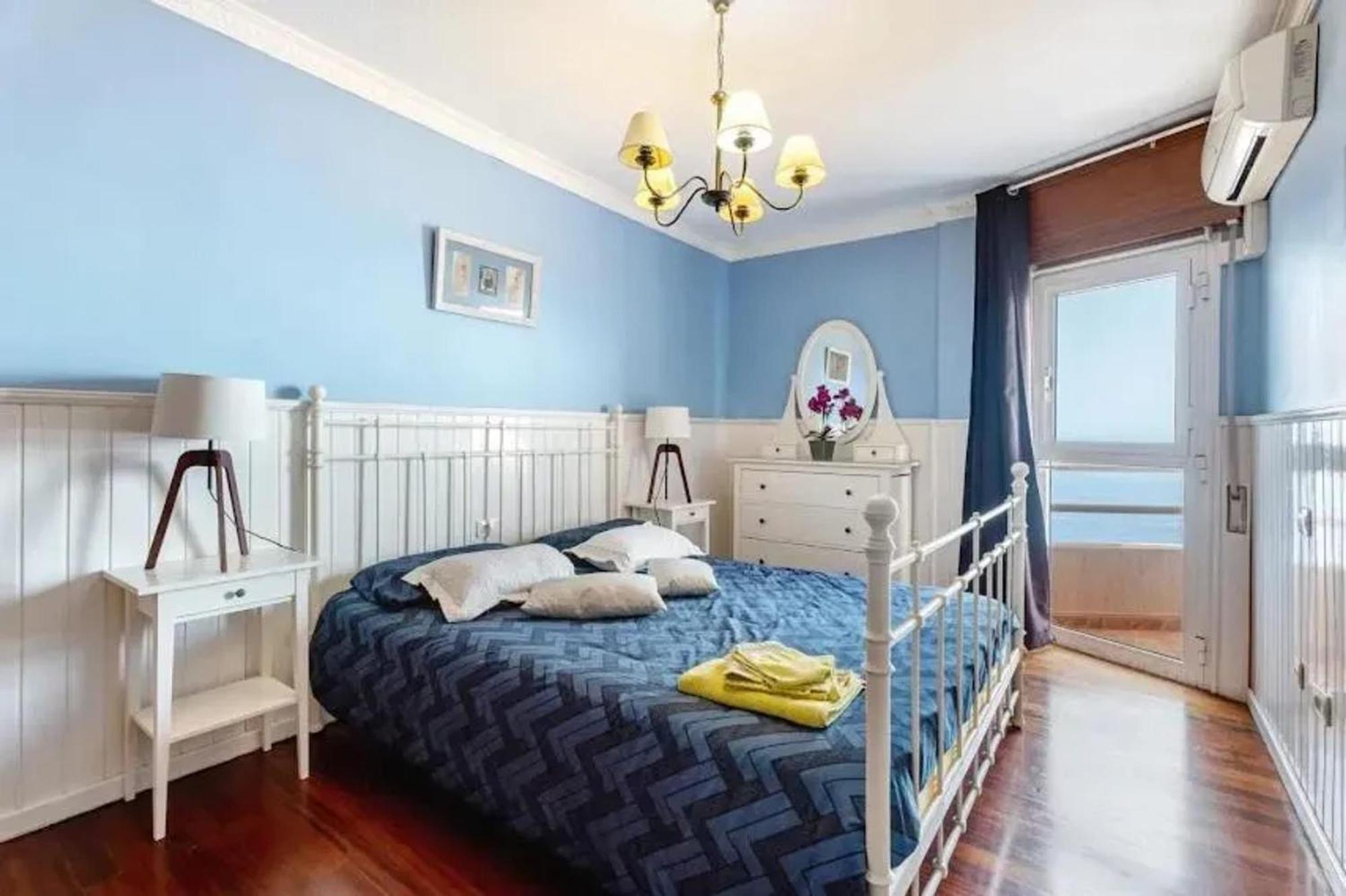 Luxurious In + Sea View Apartment Radazul