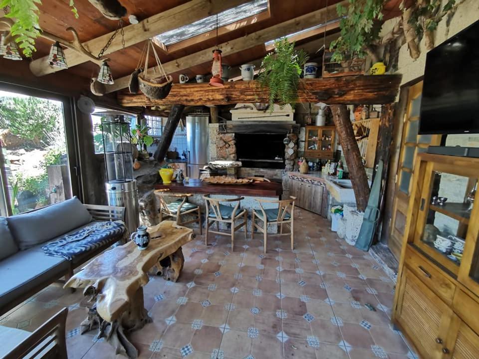 Cueva Almendros Country house *