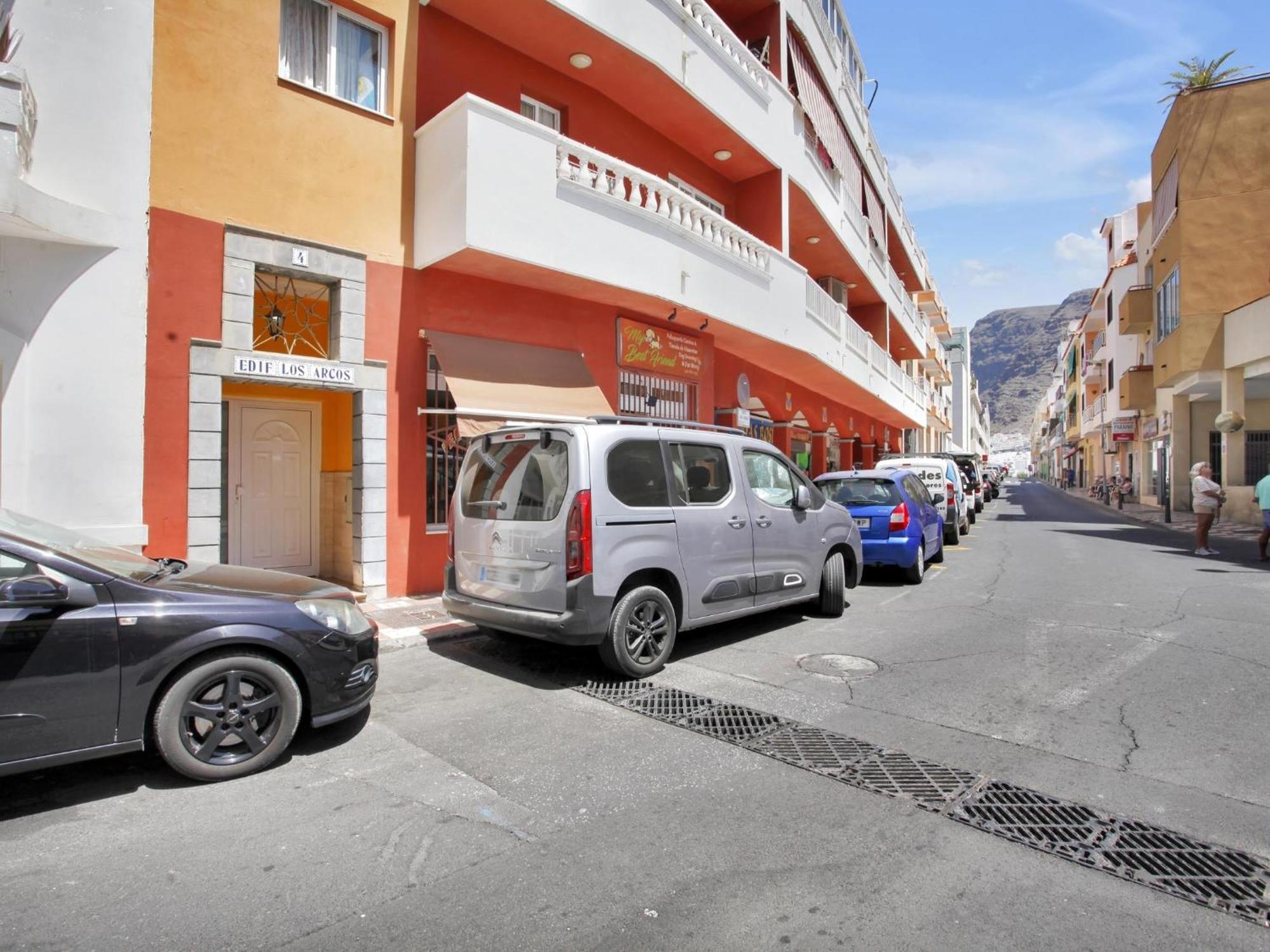 Apartment The Cliffs Penthouse, Huge Terrace, Bbq, Air Con