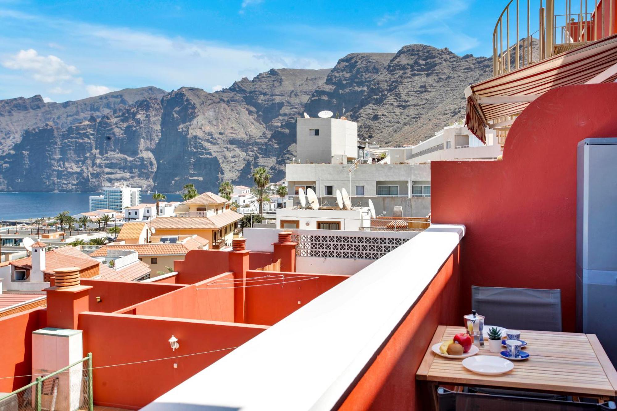 The Cliffs Penthouse, Huge Terrace, Bbq, Air Con * Puerto de Santiago (Tenerife)