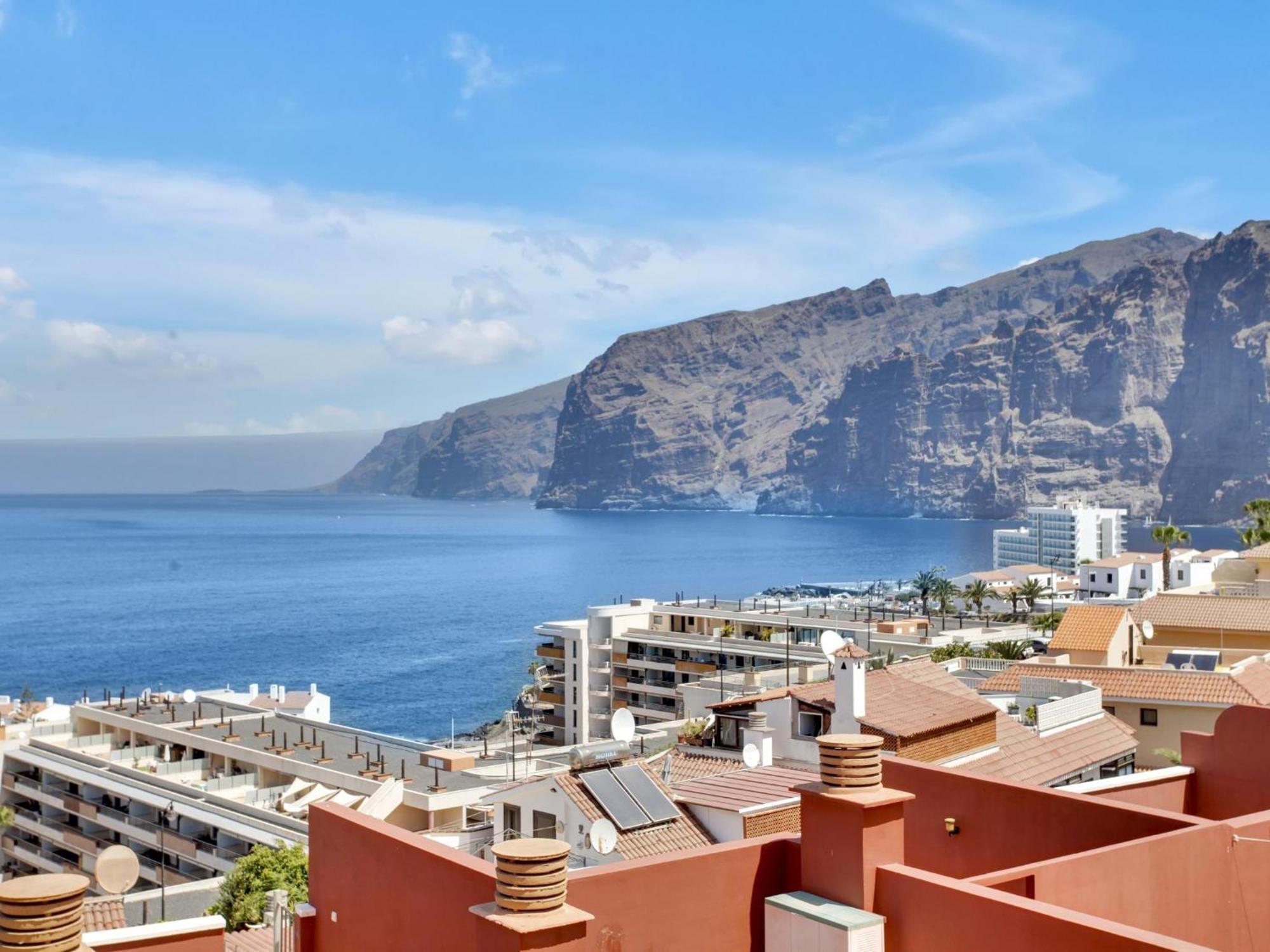 The Cliffs Penthouse, Huge Terrace, Bbq, Air Con Puerto de Santiago (Tenerife)