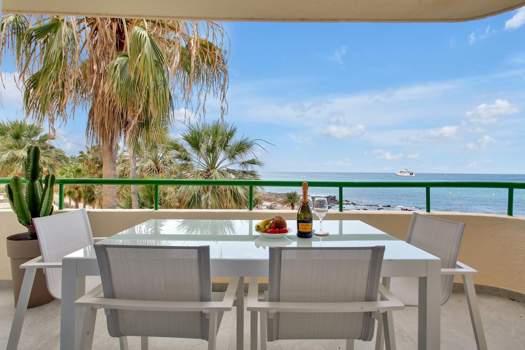 Casa Marinita, Floor, Direct Access To The Seafront Apartment *
