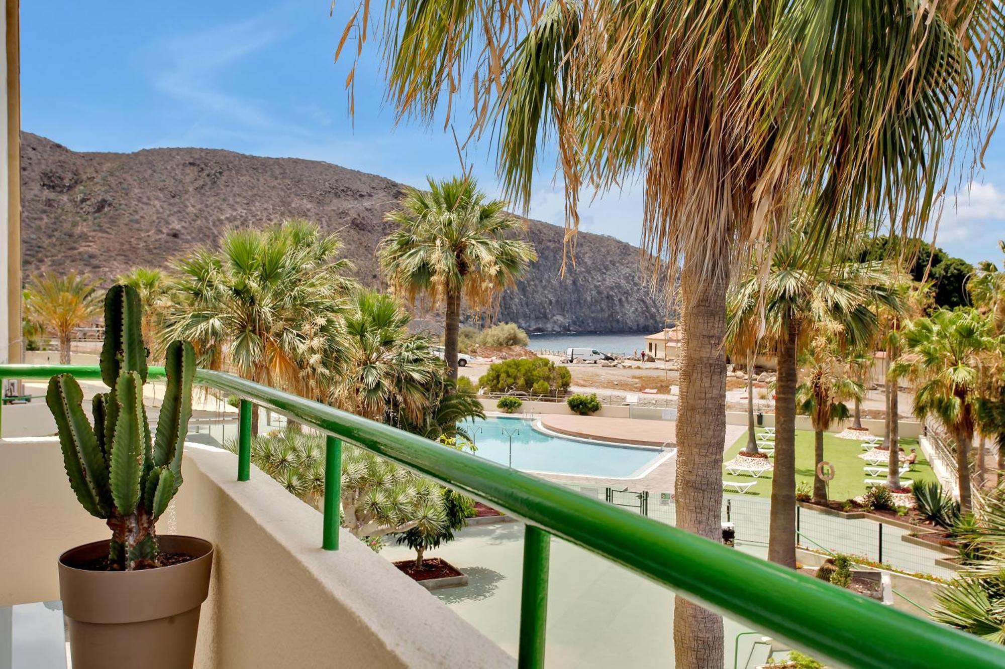 Apartment Casa Marinita, Floor, Direct Access To The Seafront