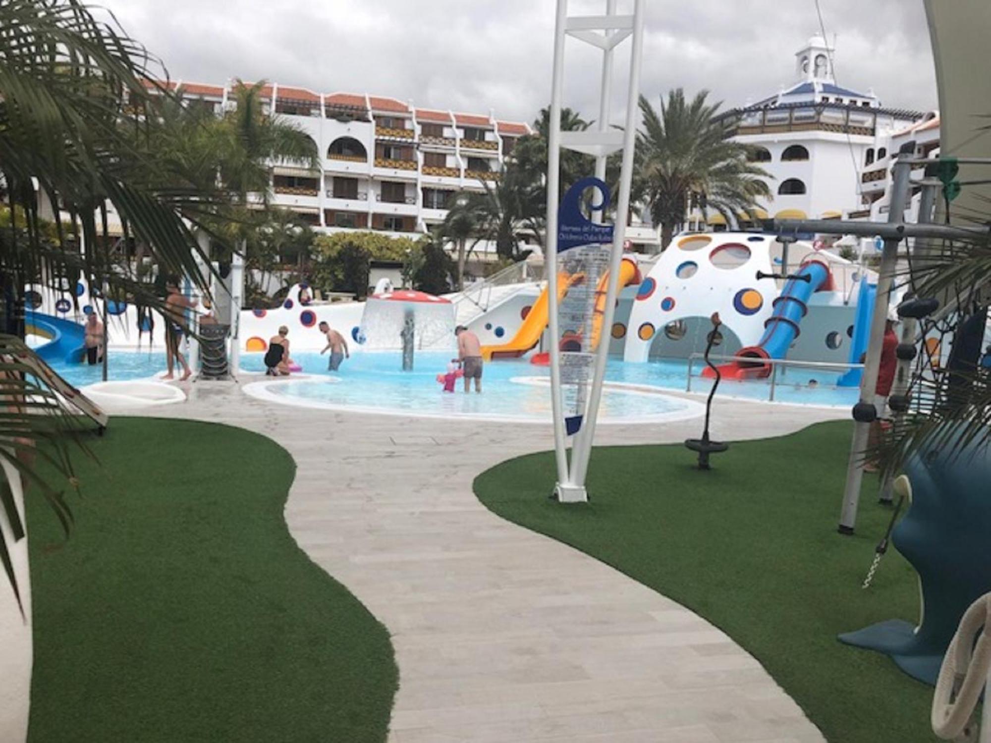 Apartment Wonderland With The Best Swimming Pool In Park S Iii *
