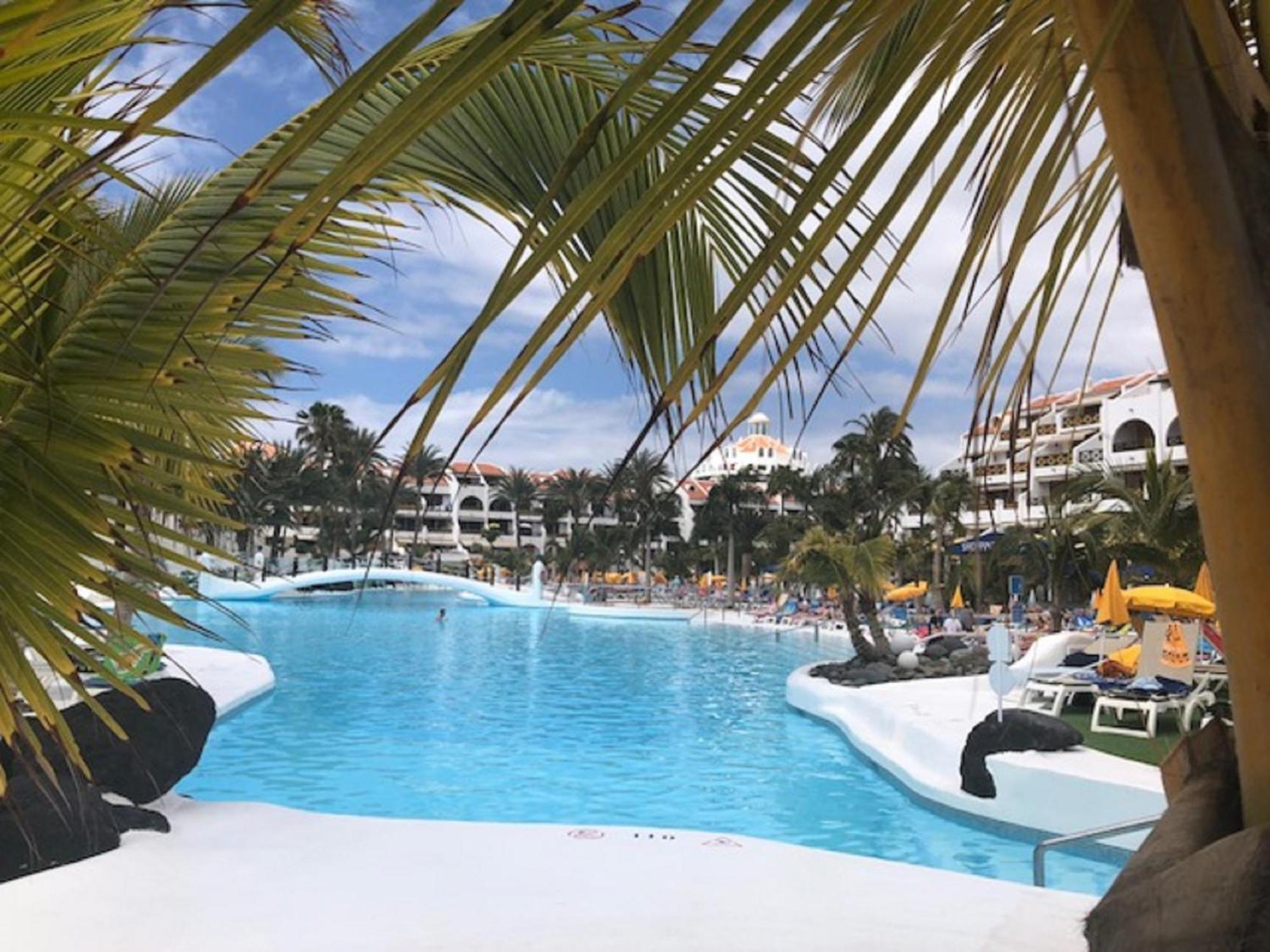 Wonderland With The Best Swimming Pool In Park S Iii Apartment