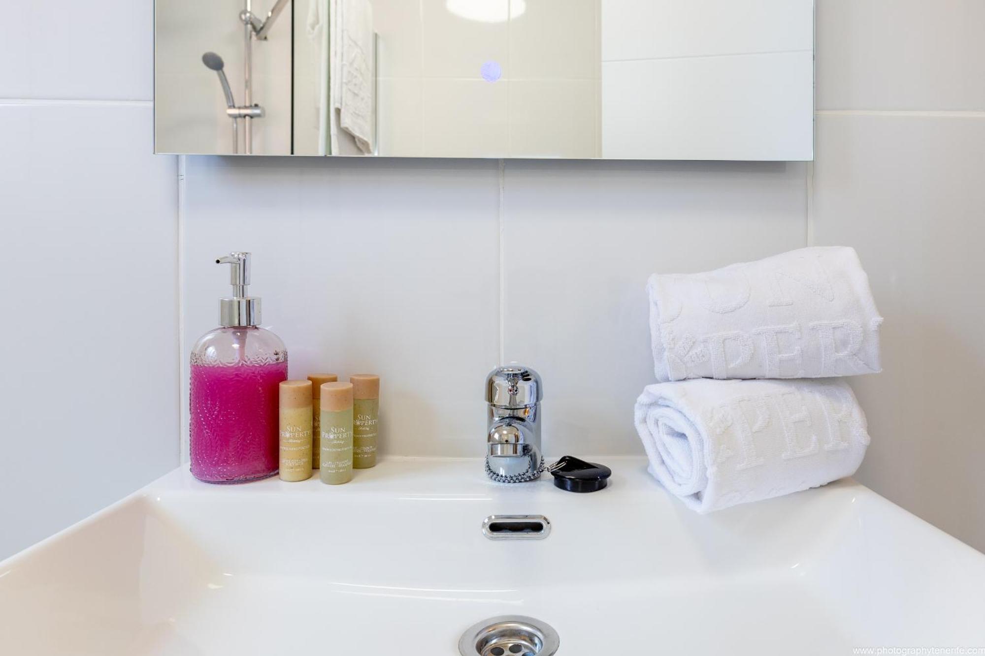 Salt And Sea Apartment, Sea View, Free Wi Fi * Costa Adeje (Tenerife)