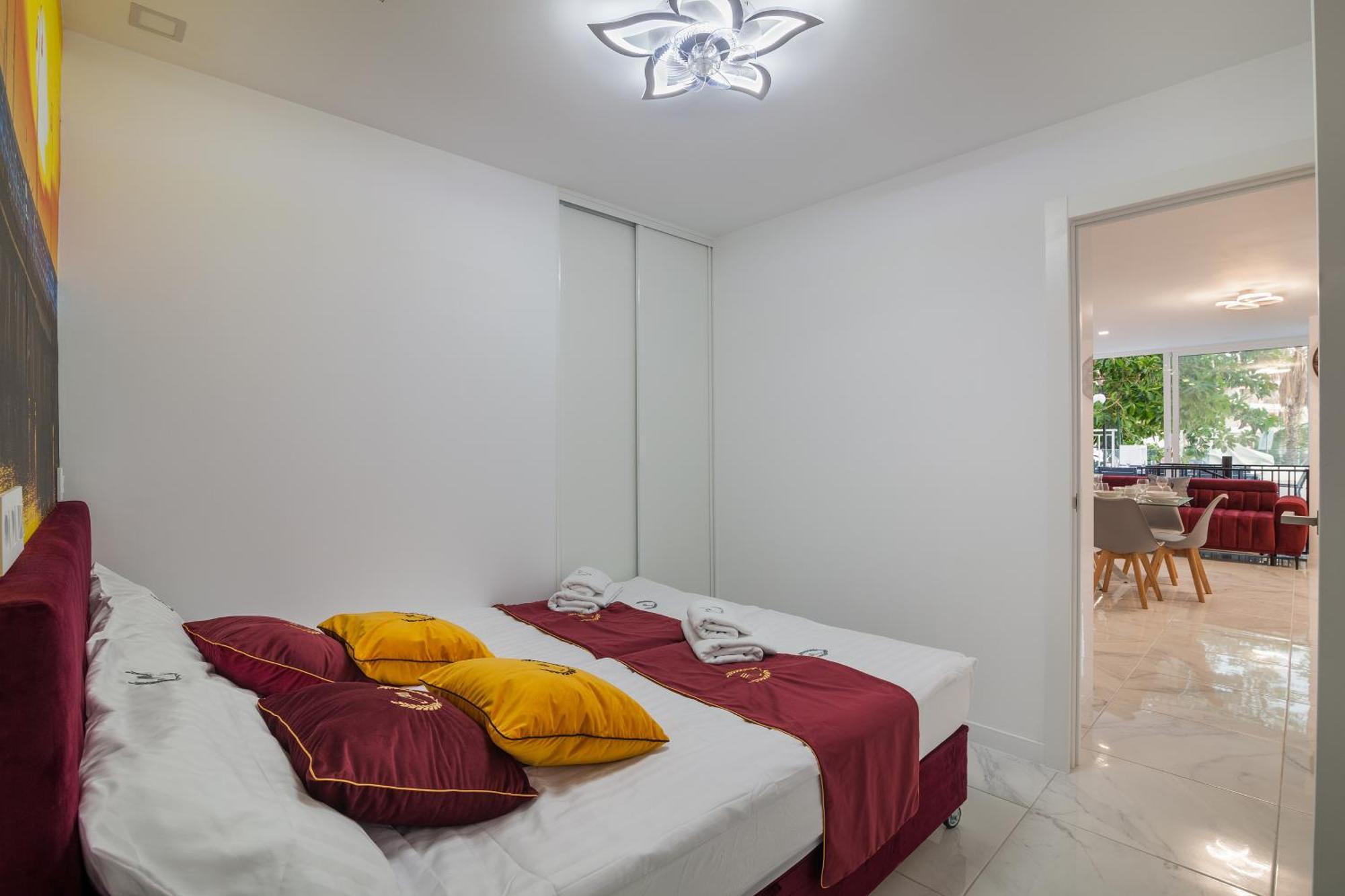 Apartment Ponderosa Next To The Pool With Big Terraces Close To The And Siam Park *