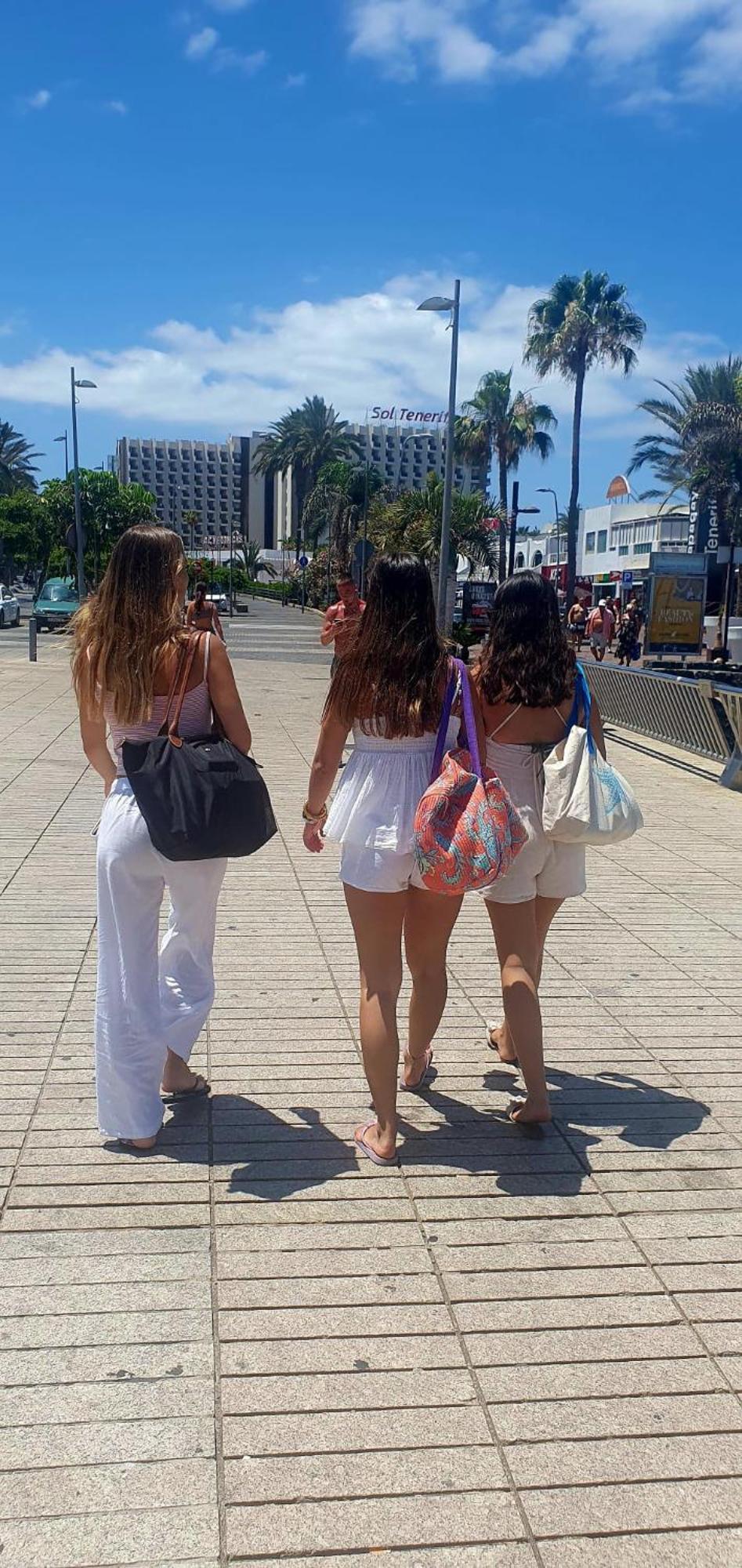 Wonderful White Appartament In Playa Las Americas * Playa de las Américas