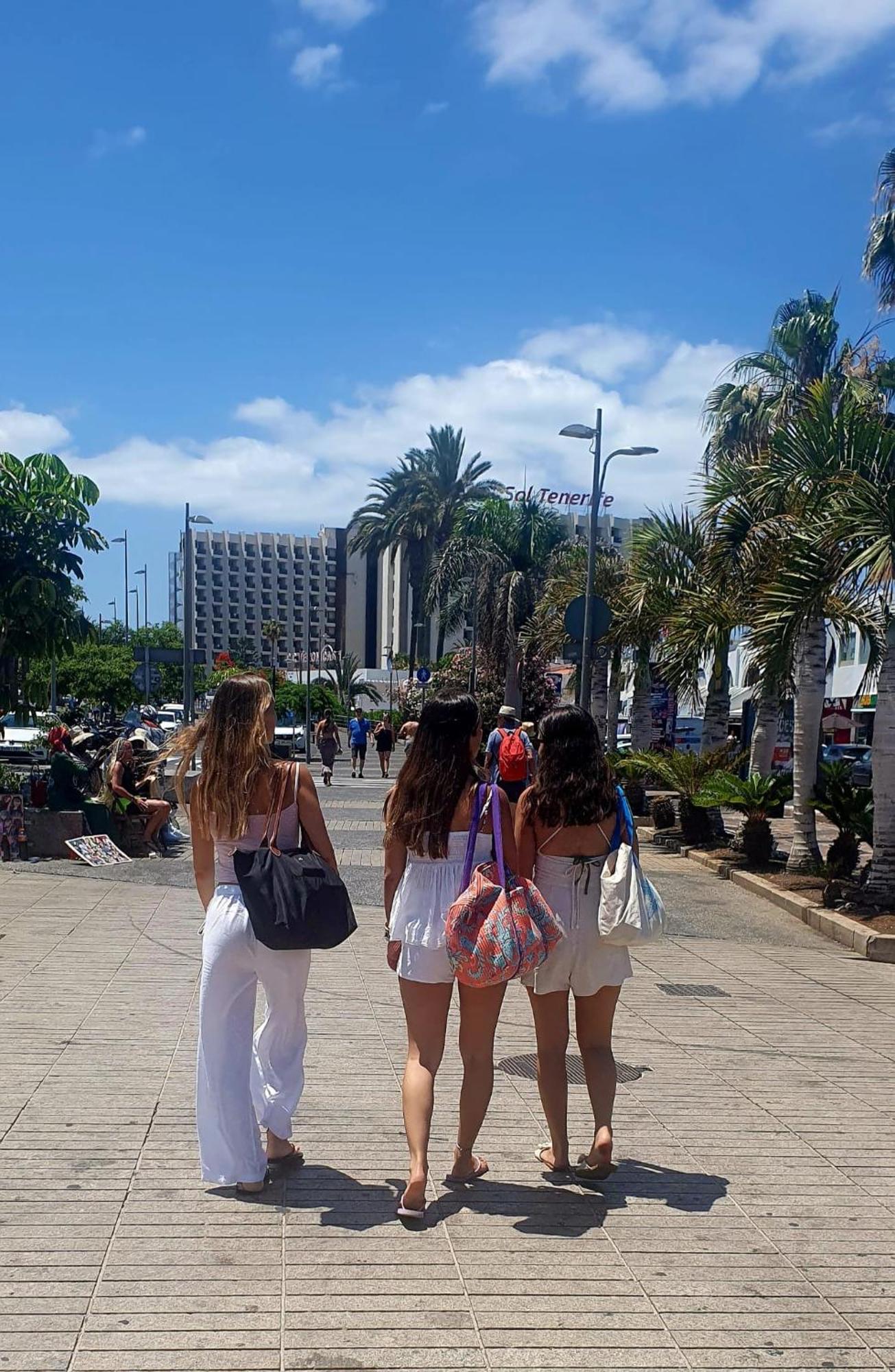 Wonderful White Appartament In Playa Las Americas Apartamento