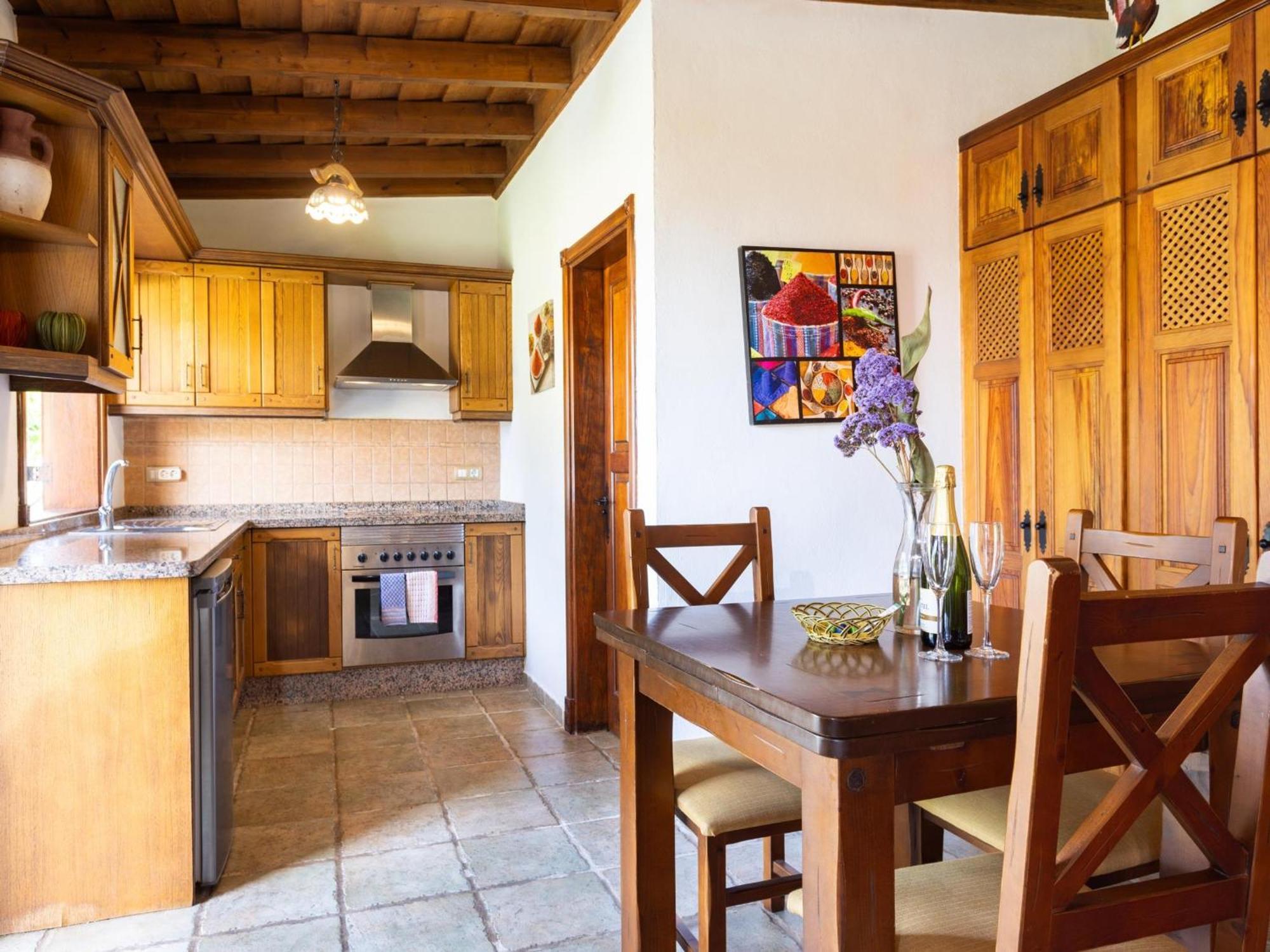 Con Piscina Climatizada, Barbacoa Y Wi-fi En Icod De Vinos - Es-279-19 Villa Icod De Los Vinos