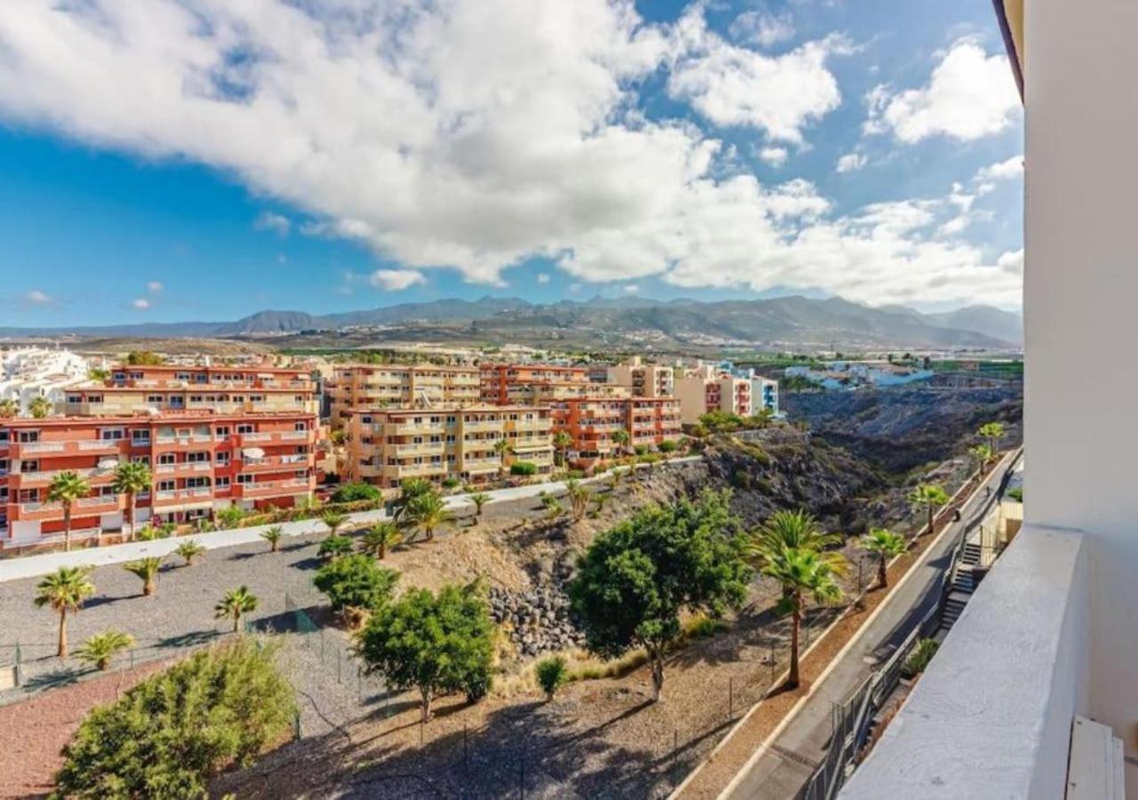 Panoramic Paradise: Stunning 3-bedroom Retreat Apartamento *