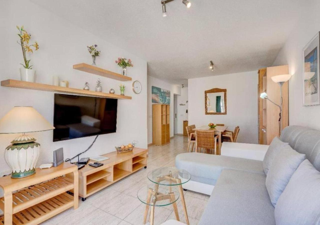Panoramic Paradise: Stunning 3-bedroom Retreat