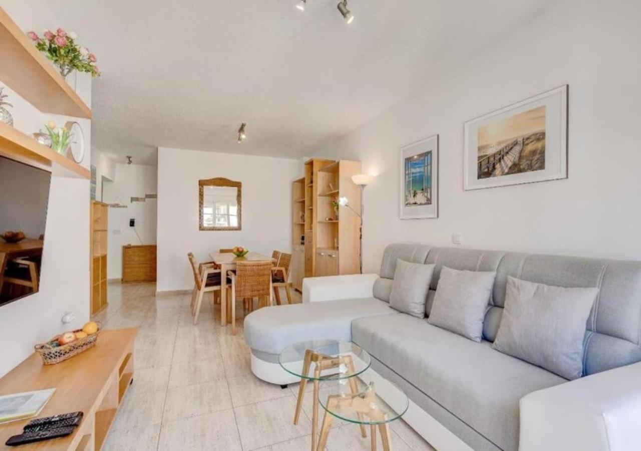 Panoramic Paradise: Stunning 3-bedroom Retreat Callao Salvaje