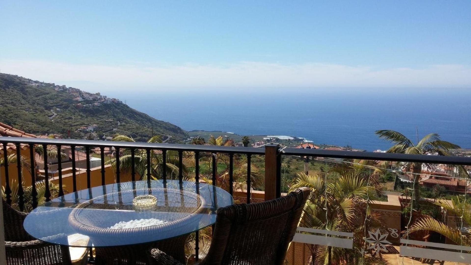 Fuer 2 Personen Und 1 Kind In Icod De Vinos, Teneriffa *