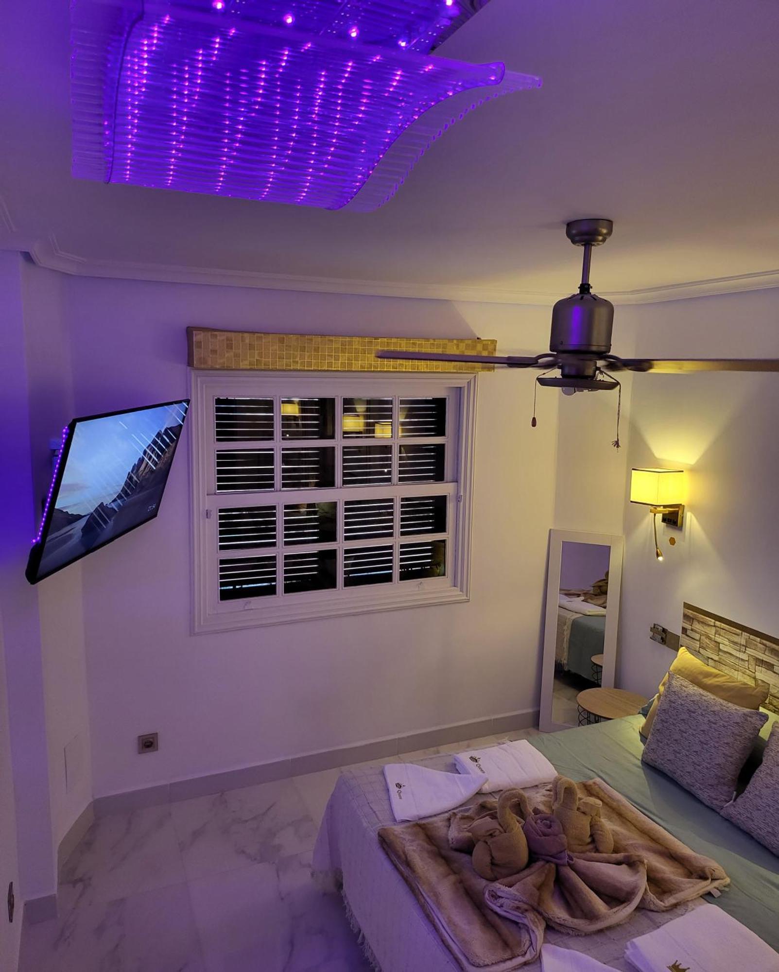 Moderno Y Luminoso Atico Con Vistas Y Piscina