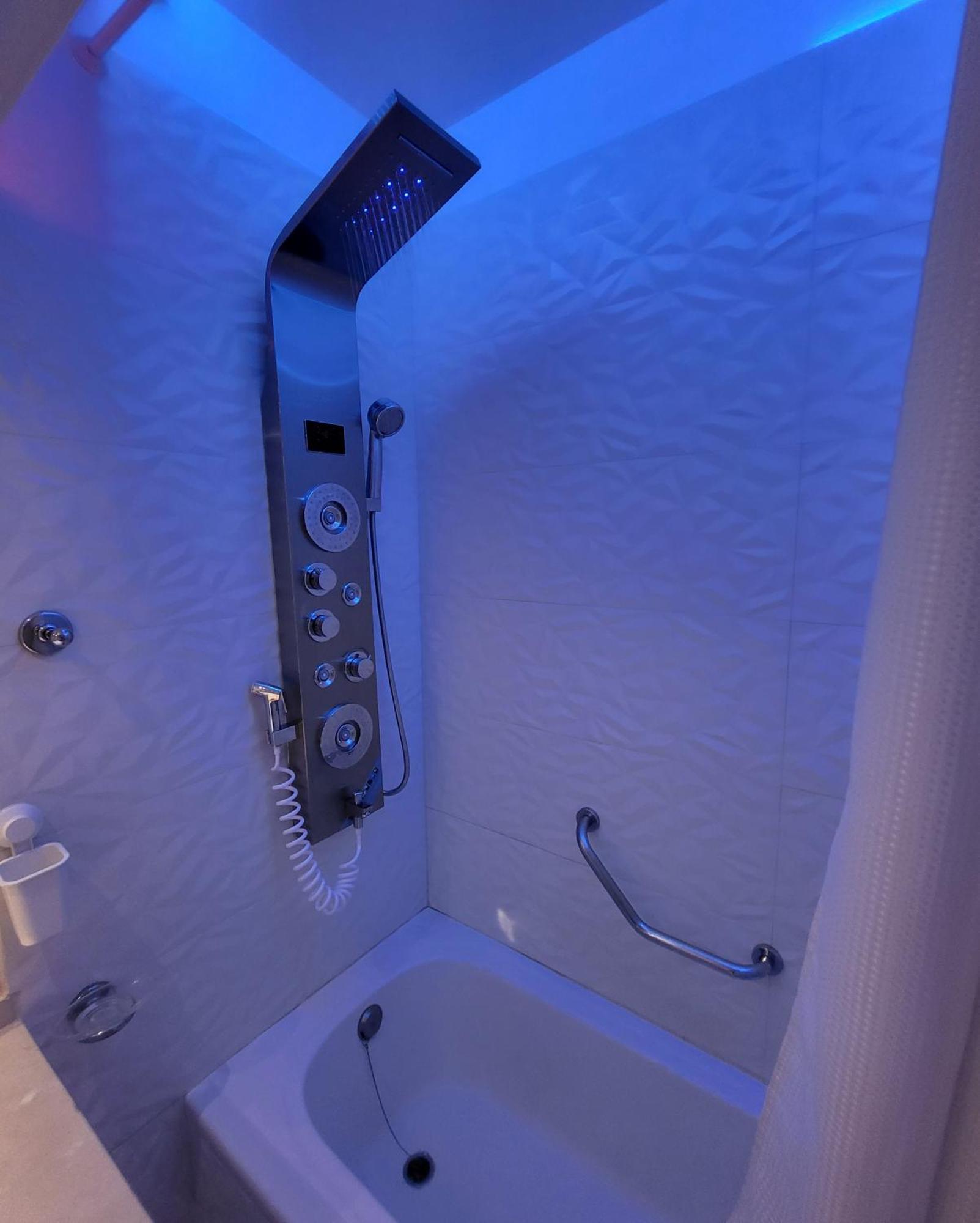 Moderno Y Luminoso Atico Con Vistas Y Piscina *