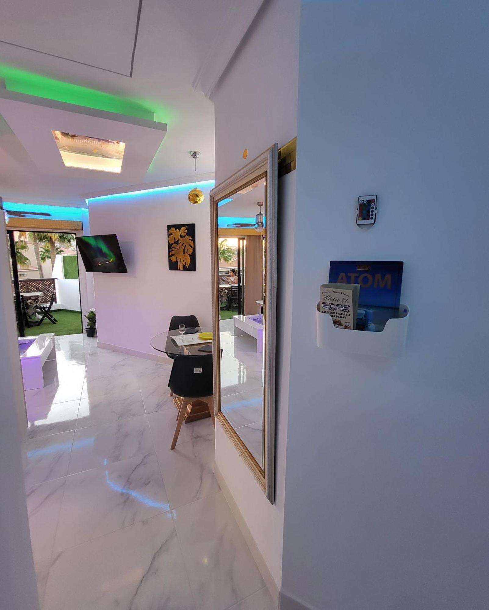 Moderno Y Luminoso Atico Con Vistas Y Piscina *