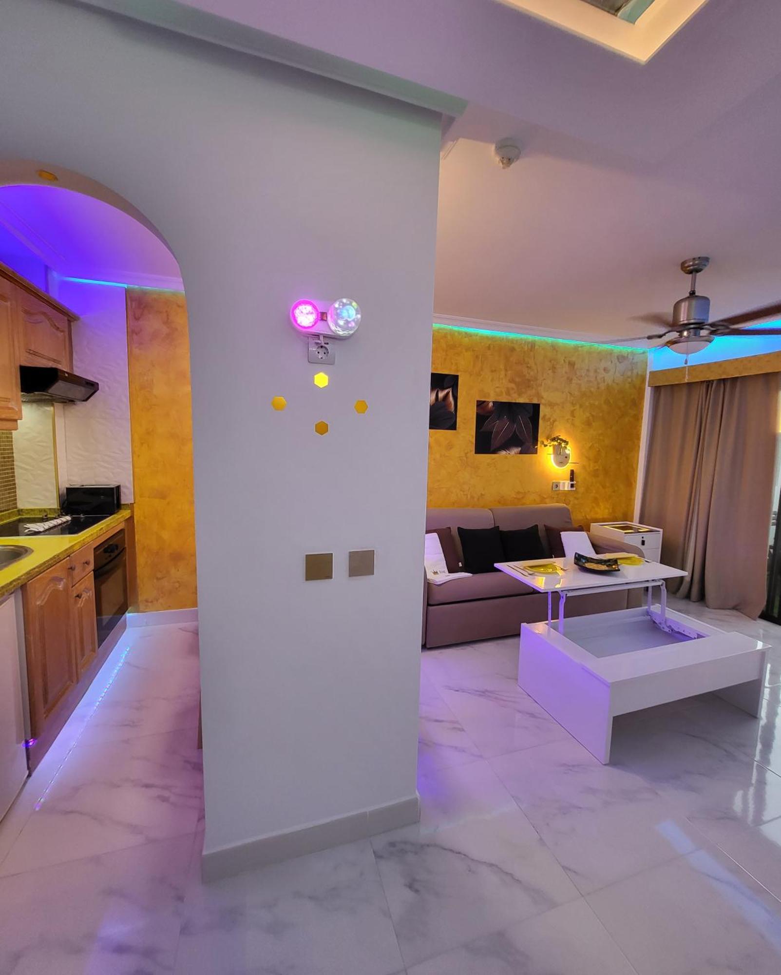 Moderno Y Luminoso Atico Con Vistas Y Piscina