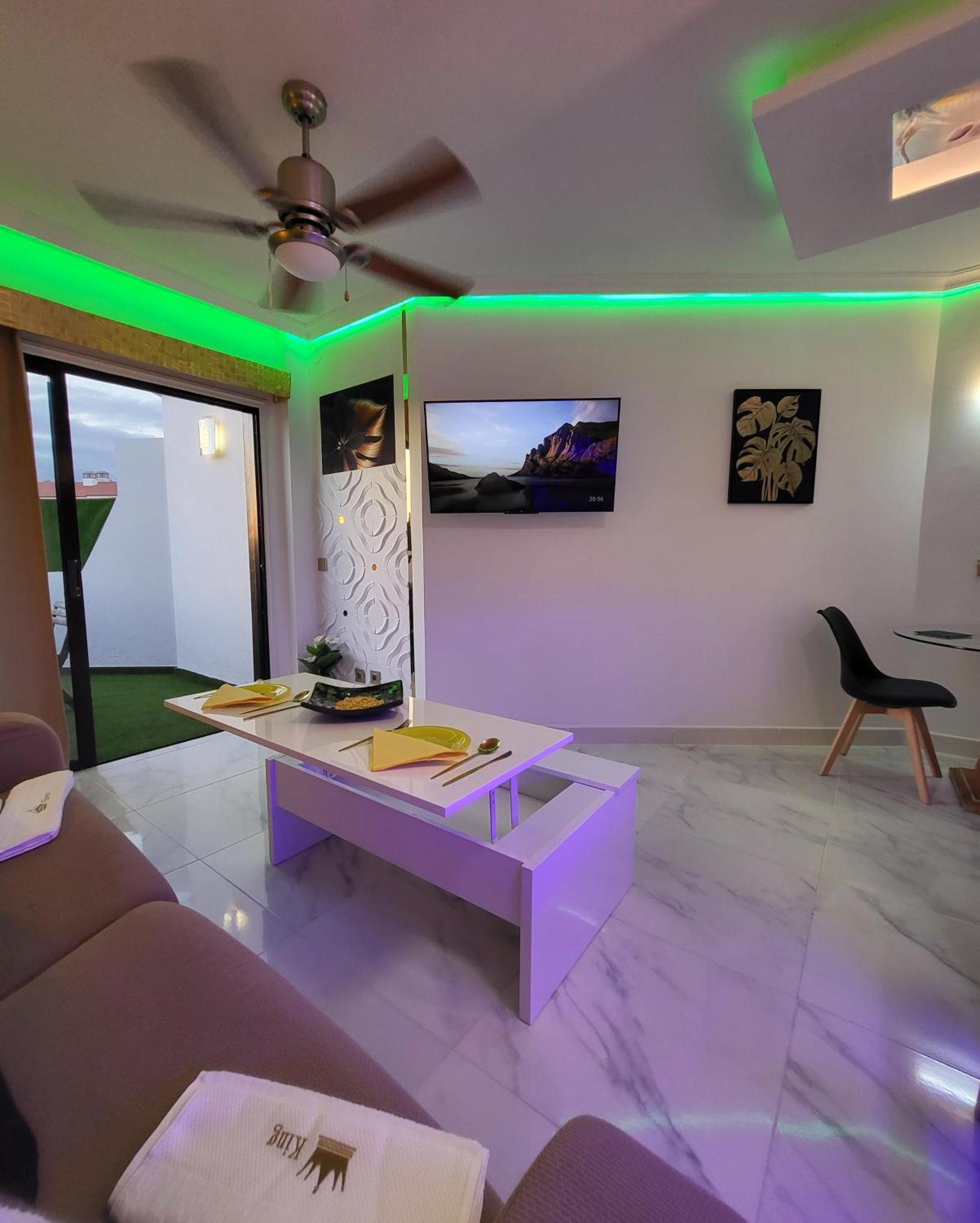 Moderno Y Luminoso Atico Con Vistas Y Piscina San Miguel de Abona