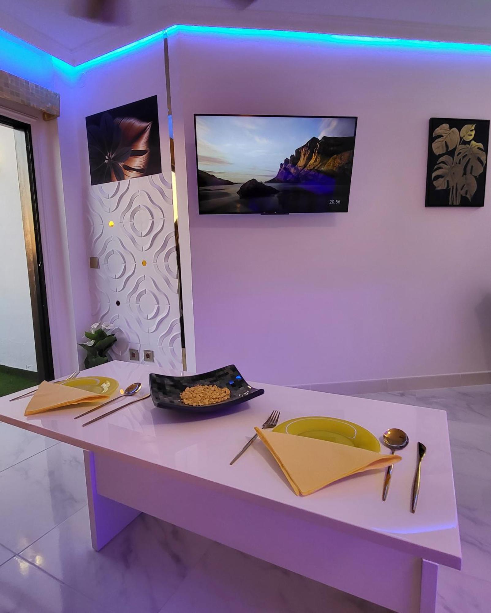 Moderno Y Luminoso Atico Con Vistas Y Piscina Apartment *