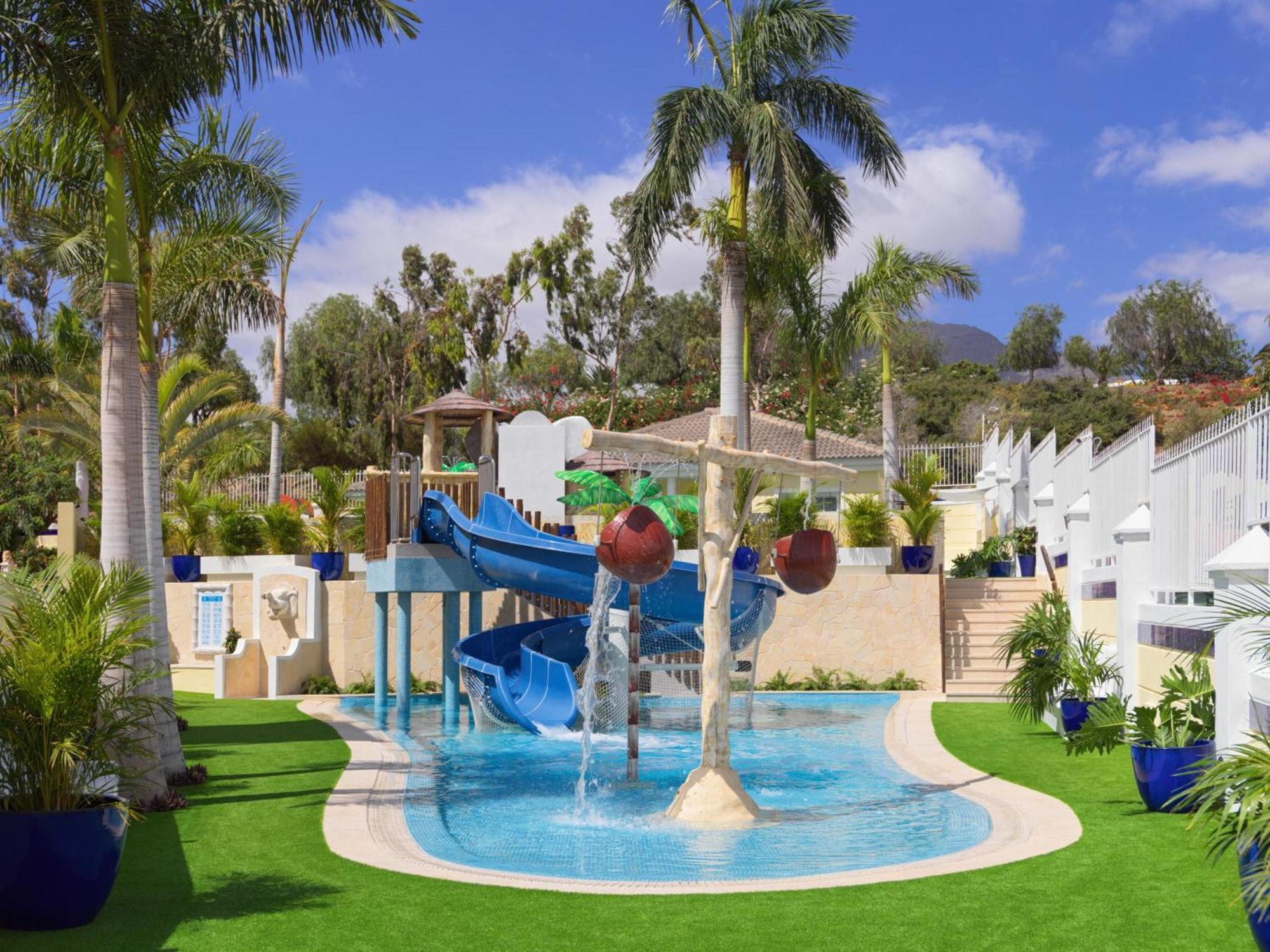 Hotel Gran Oasis 4*