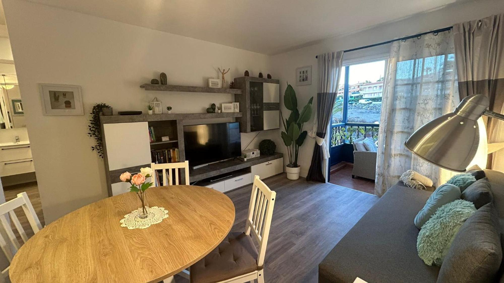 Apartment Huebsche Mit 2 Schlafzimmern, Pool Und Wlan, Strandnaehe *
