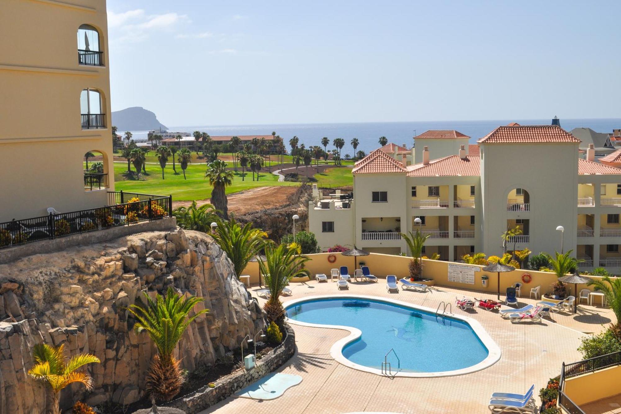 Relax Sunny Golf
