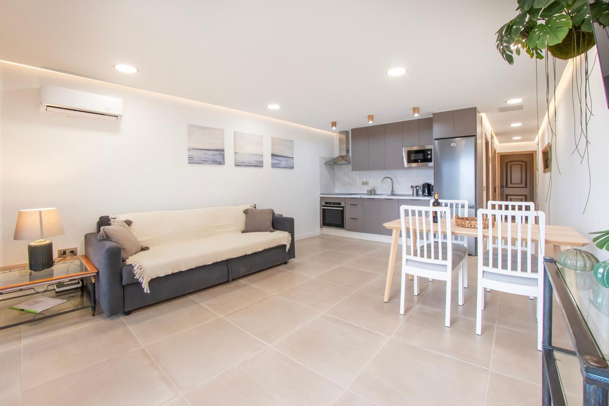 Newly Renovated, Luxurious With A Heated Pool, 259 * San Miguel de Abona