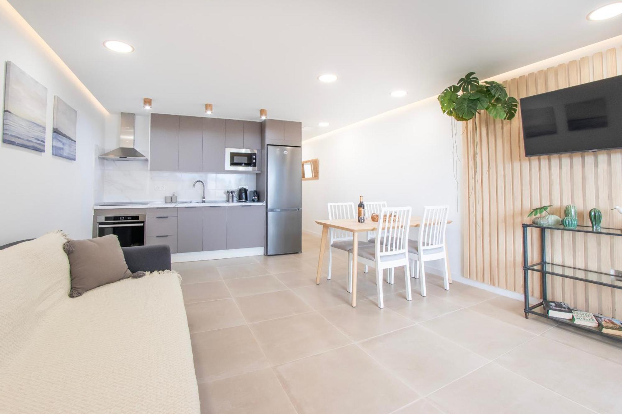 Holiday home Newly Renovated, Luxurious With A Heated Pool, 259 *