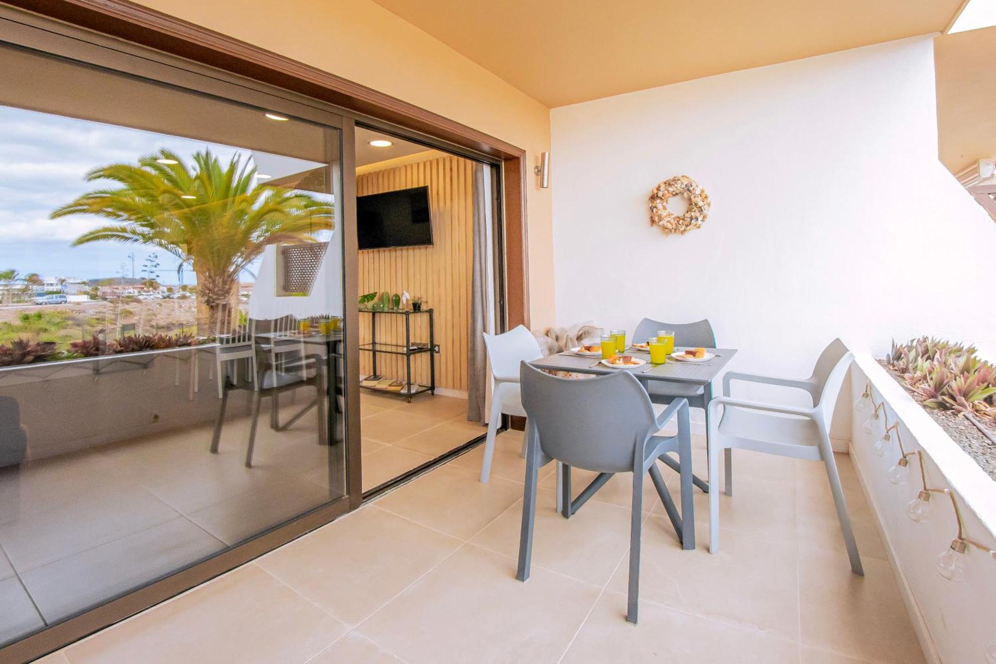Newly Renovated, Luxurious With A Heated Pool, 259 Holiday home