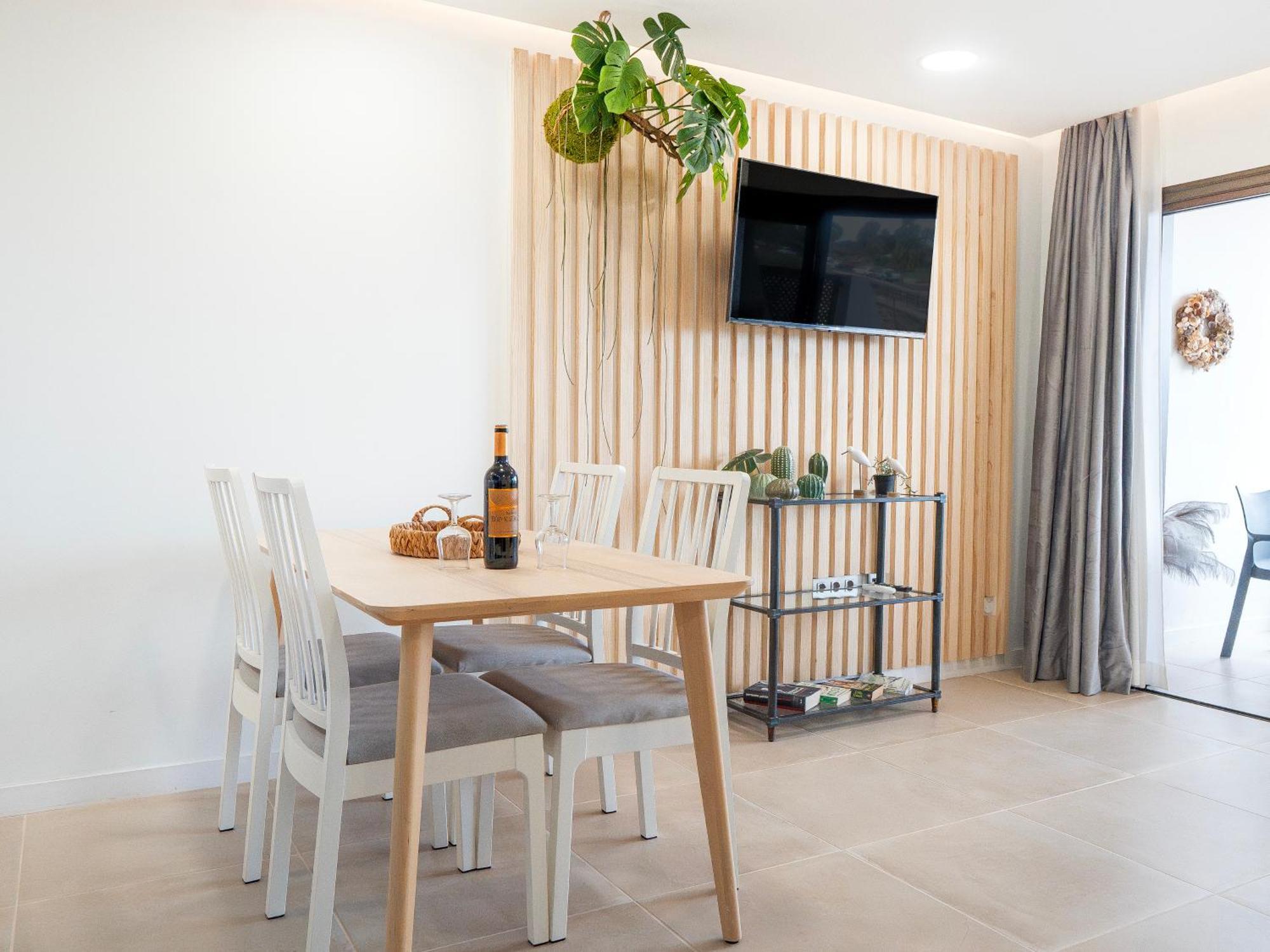 Newly Renovated, Luxurious With A Heated Pool, 259 Holiday home *