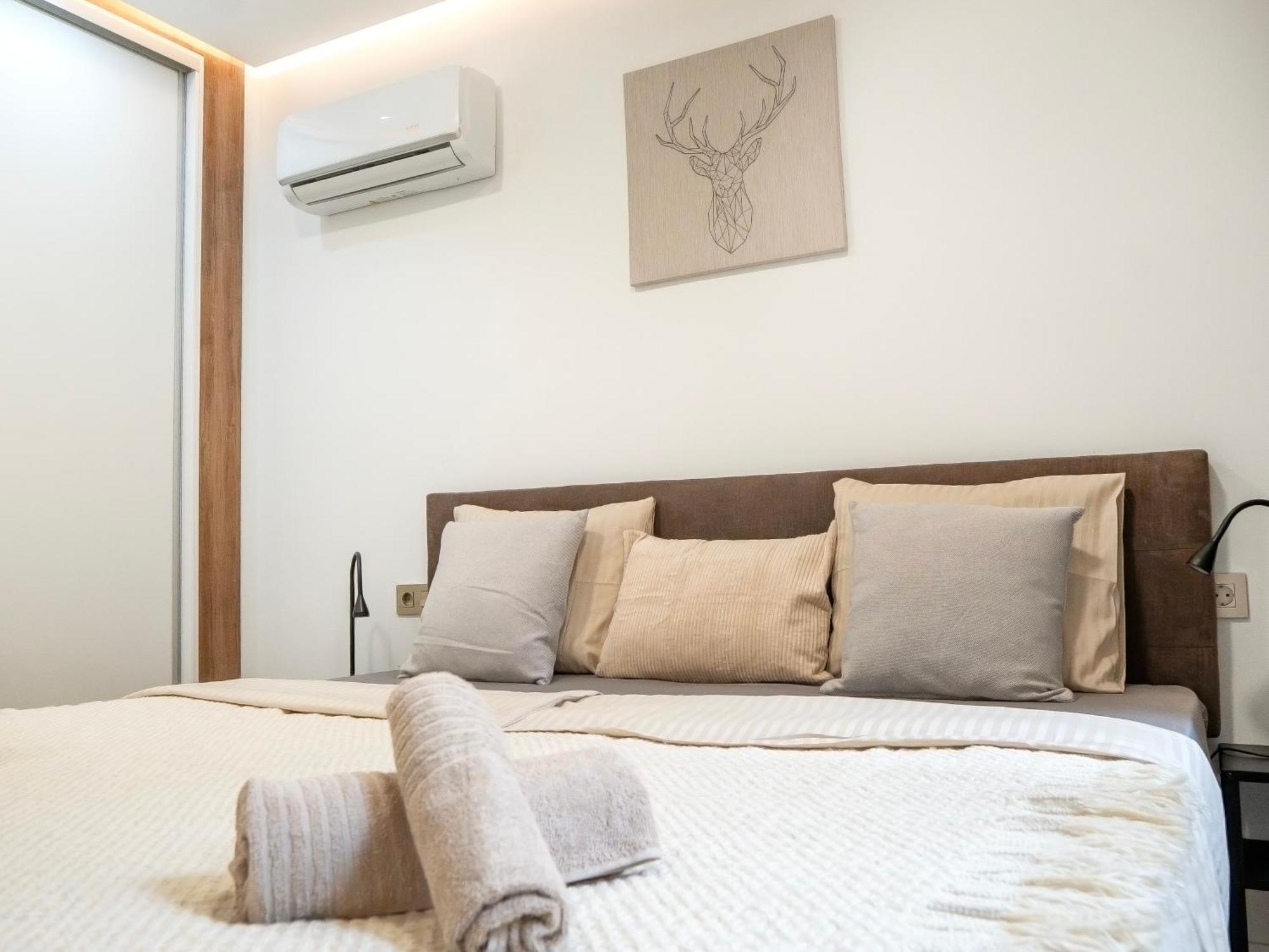 Newly Renovated, Luxurious With A Heated Pool, 259 *