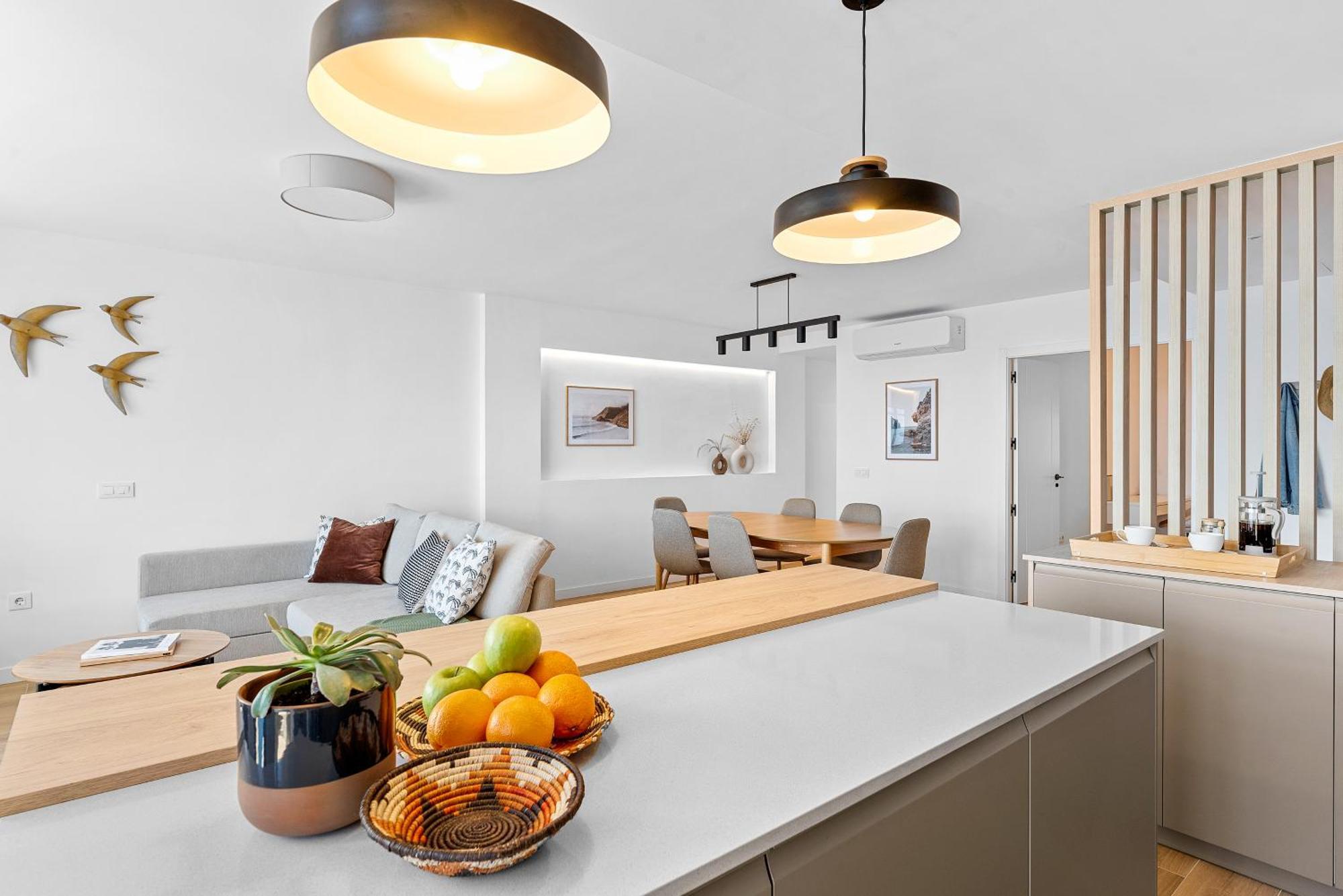 Stylish With Stunning Views & Parking Apartamento *