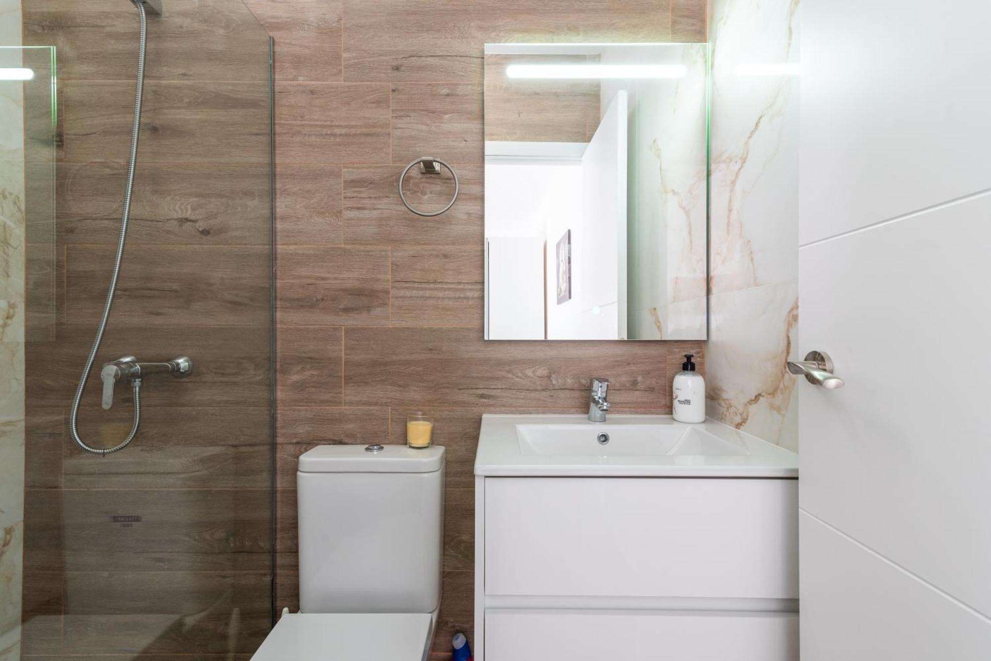Atico Centrico Con Terraza Privada *