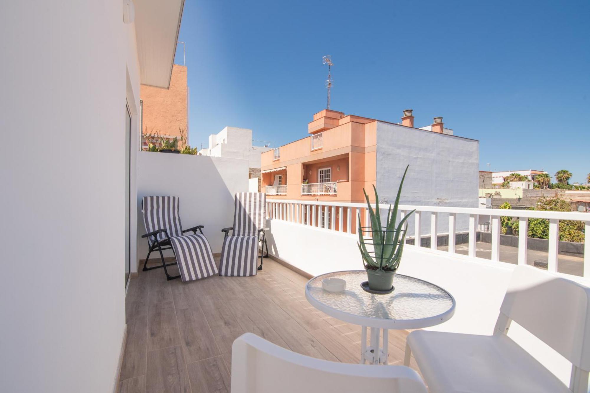 Atico Centrico Con Terraza Privada