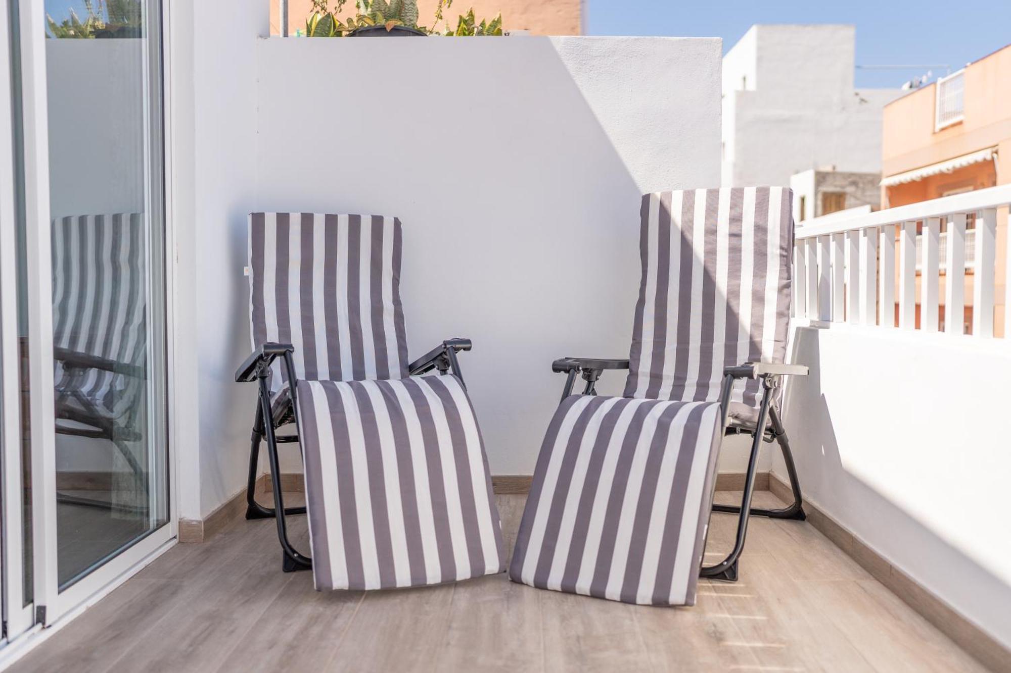 Apartamento Atico Centrico Con Terraza Privada *