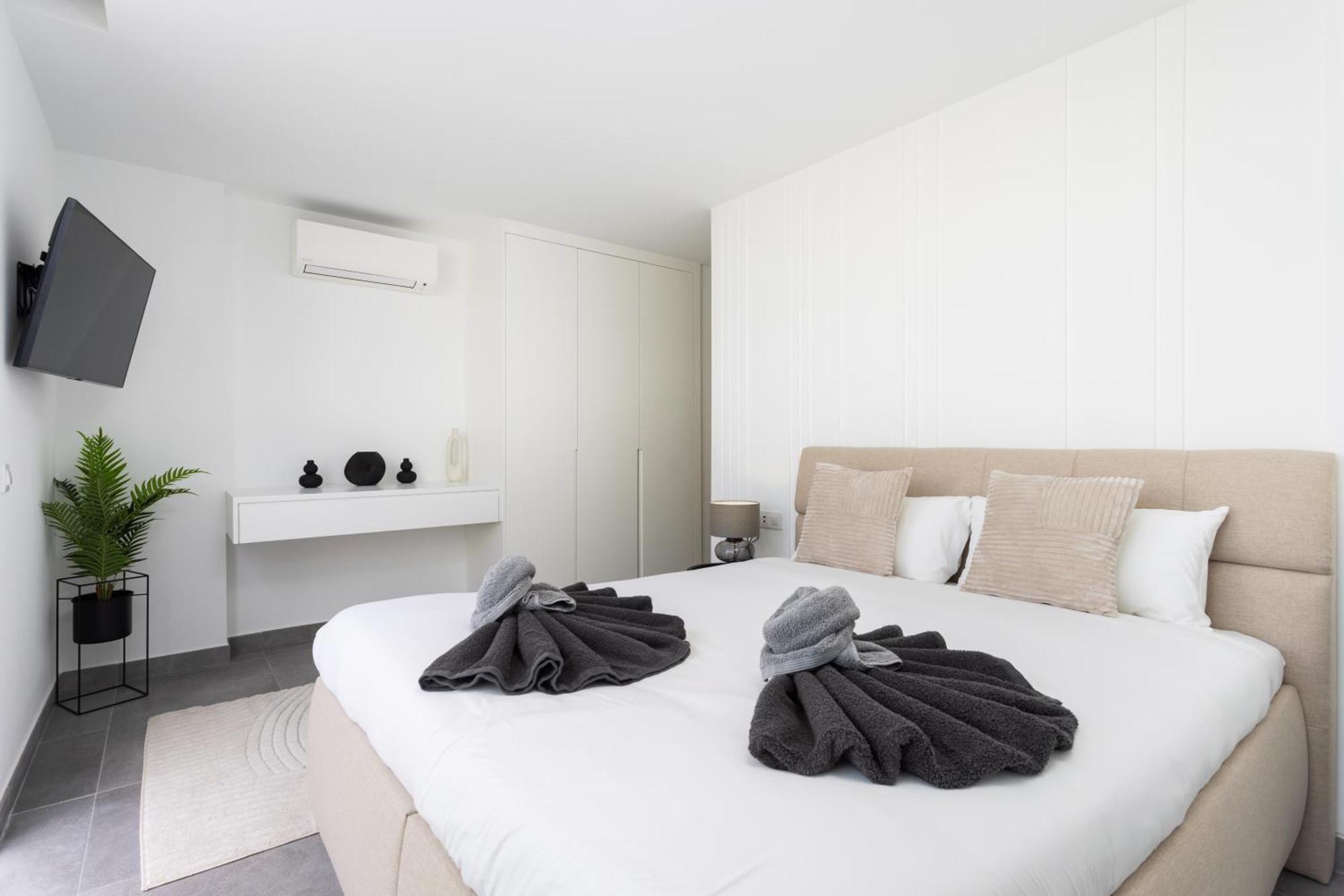 Sybaris 09 By Smart *