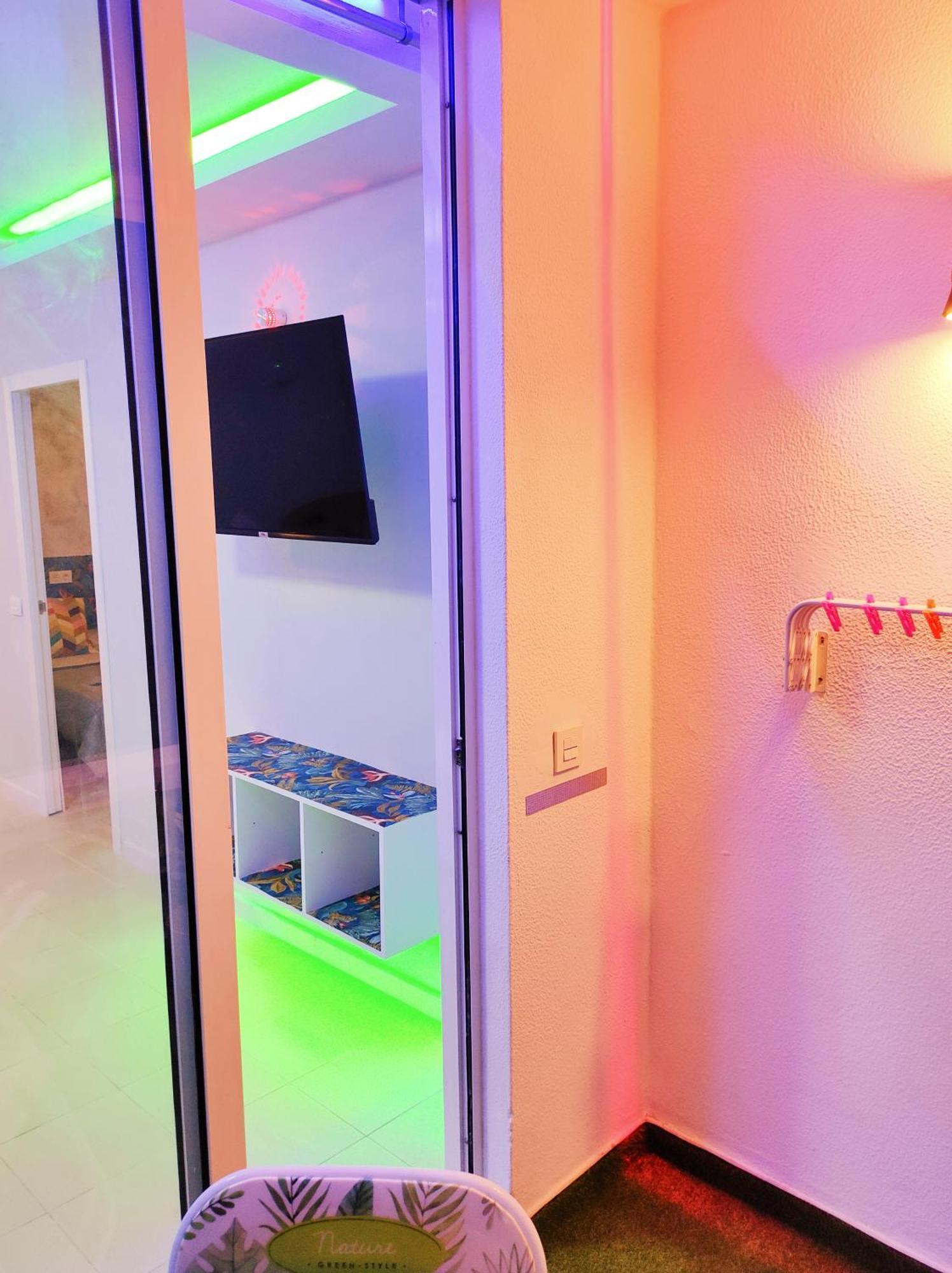 Park Con Piscina, Bar, Wifi, Parking