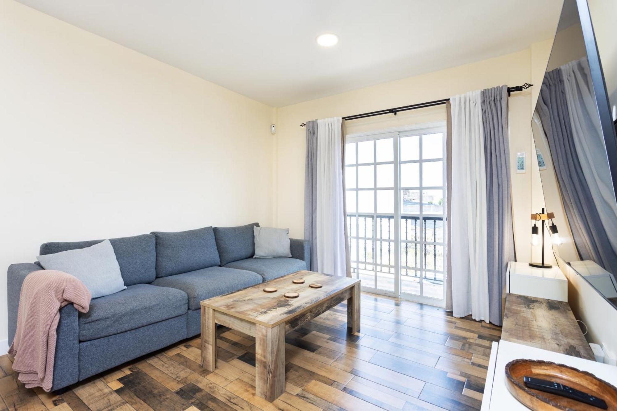 Casa Totalmente Renovada En Zona Muy Tranquila!!! Vistas Al Mar Y Montana