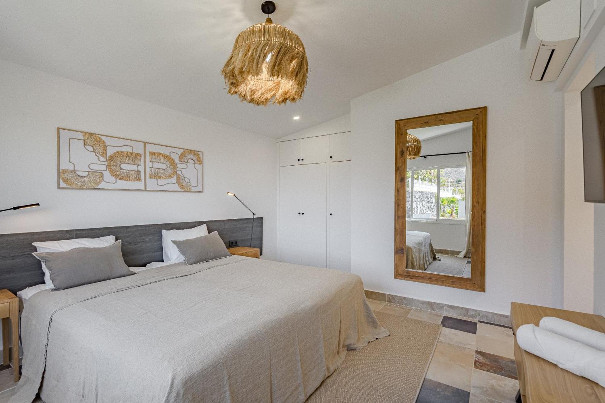Villa Sabina - 6 Bedroom House *