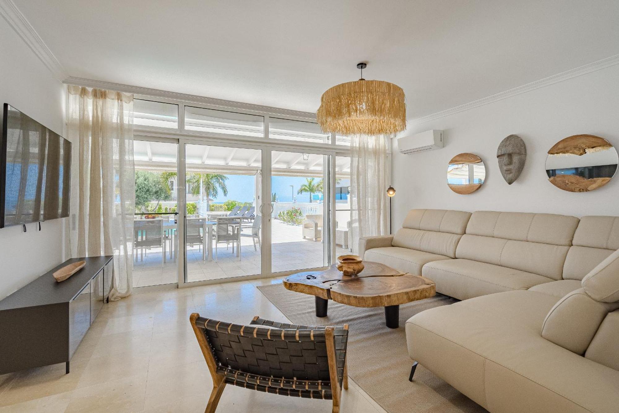 Sabina - 6 Bedroom House *