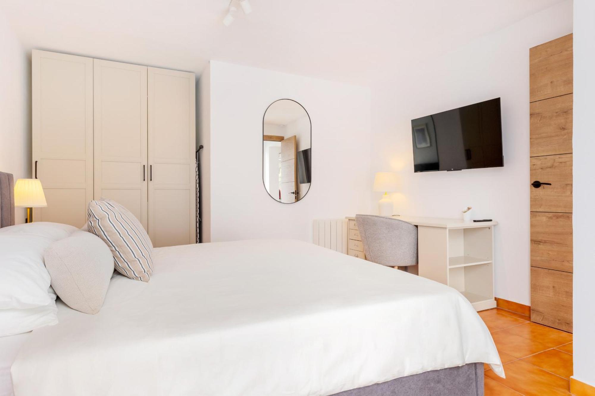 Elegant, Comfortable Penthouse With Scenic Views Appartement