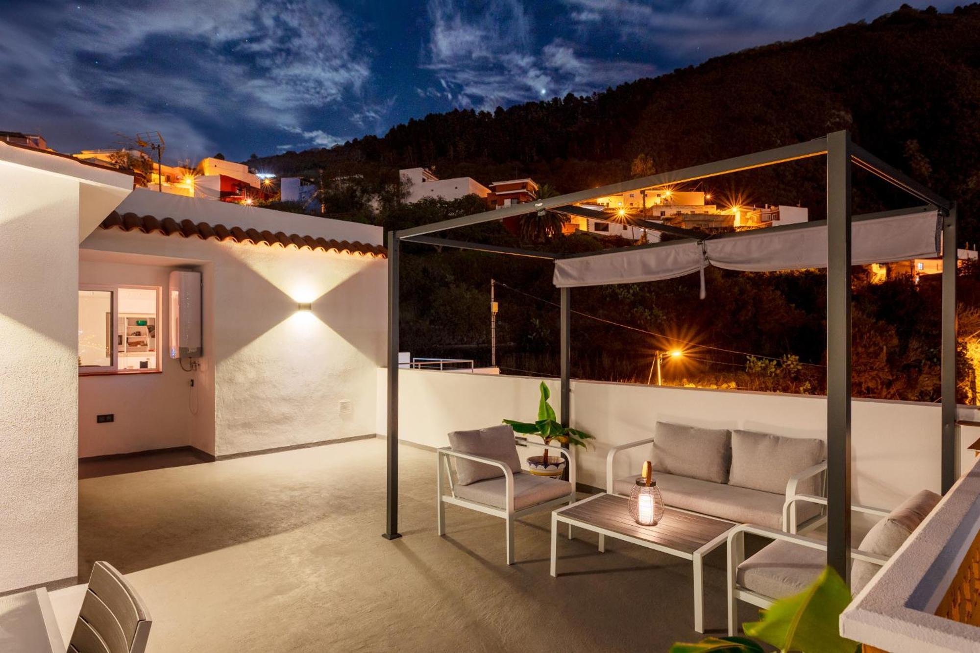Elegant, Comfortable Penthouse With Scenic Views La Orotava