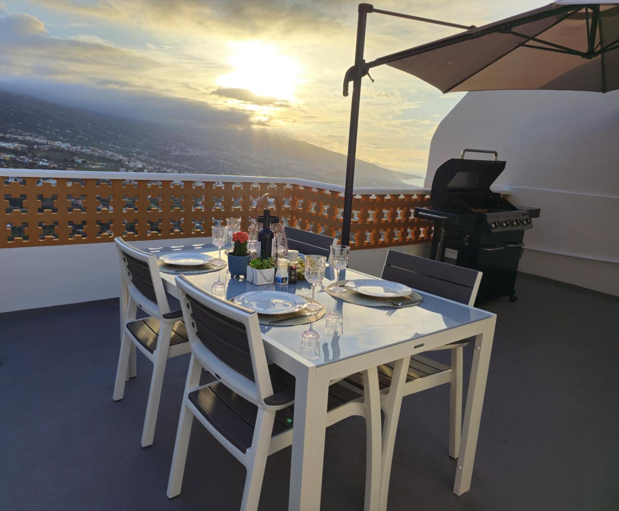 Appartement Elegant, Comfortable Penthouse With Scenic Views *