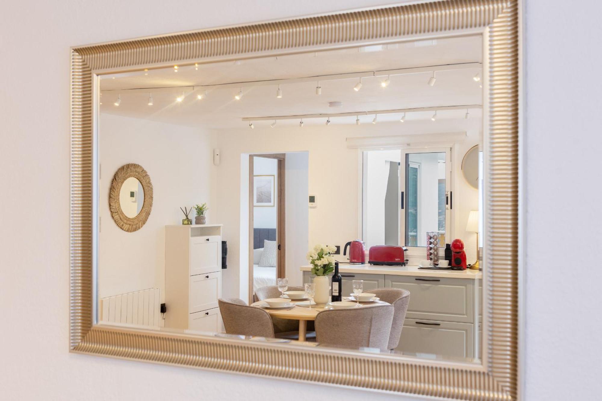 Elegant, Comfortable Penthouse With Scenic Views