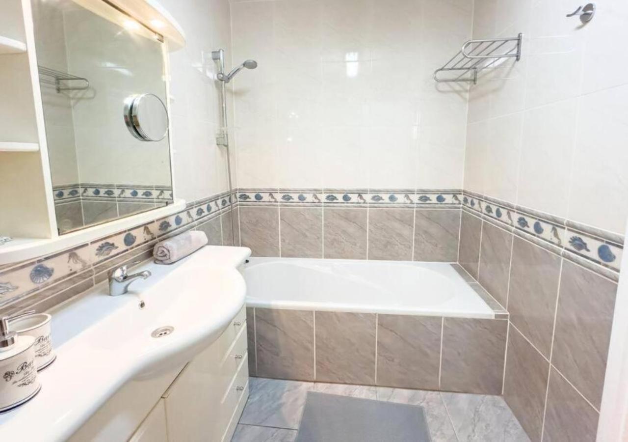 Sunny Vacation 3br Retreat By The Ocean Apartamento Callao Salvaje