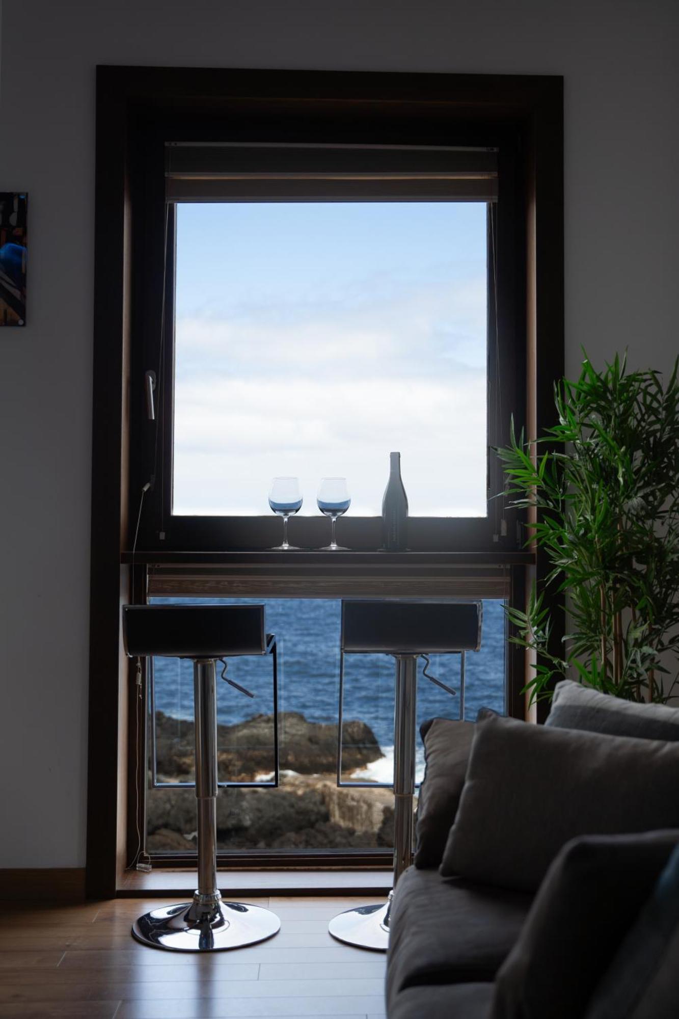 Modern Sea Front In 1 Apartment