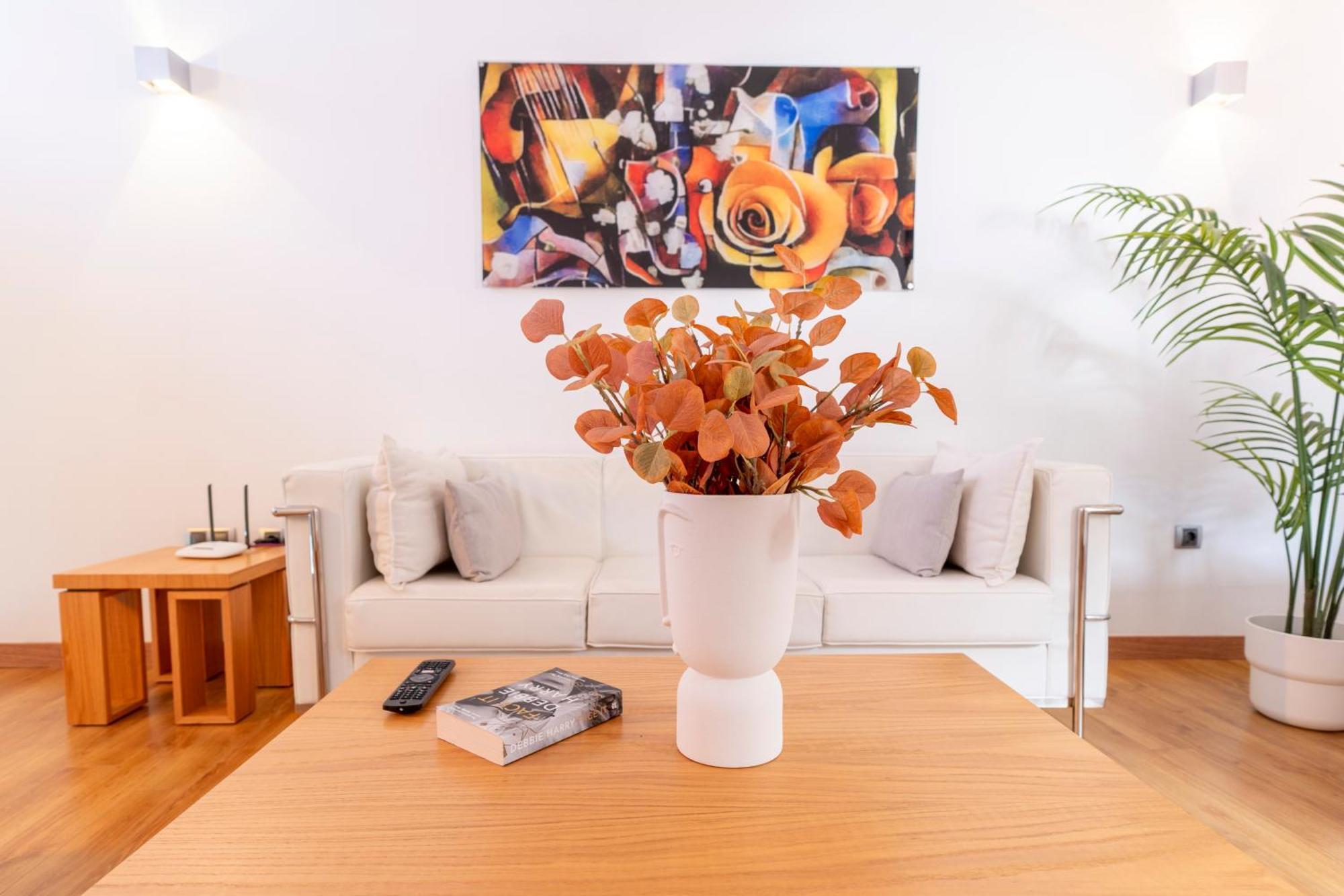 Modern Sea Front In 1 Apartment