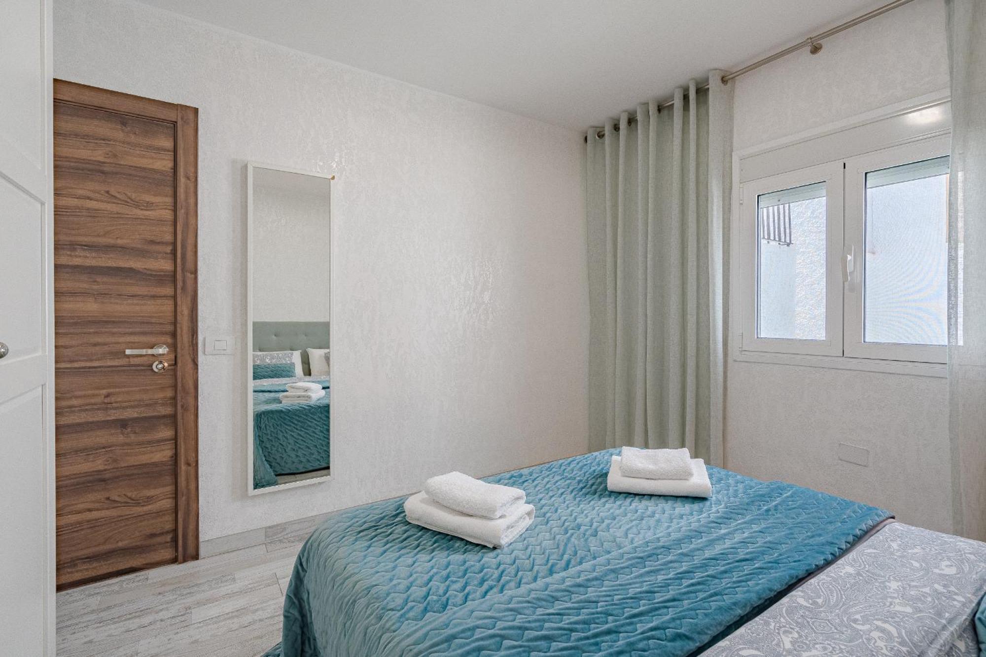 1 минута до пляжа, кондиционер, барбекю, Wi-fi * Playa de las Américas