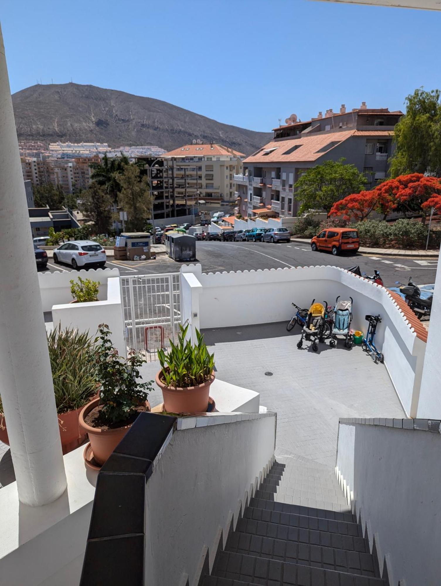 Cozy In Cristianos Apartment Guincho (Tenerife)